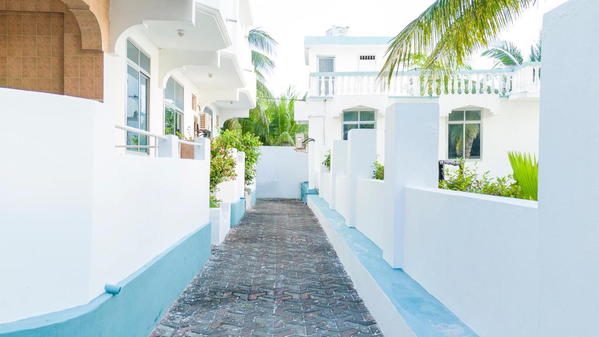 Hotel Sands *